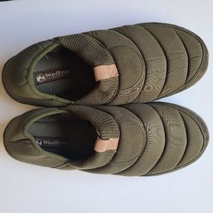 WindRiver Puffy Lined Slippers